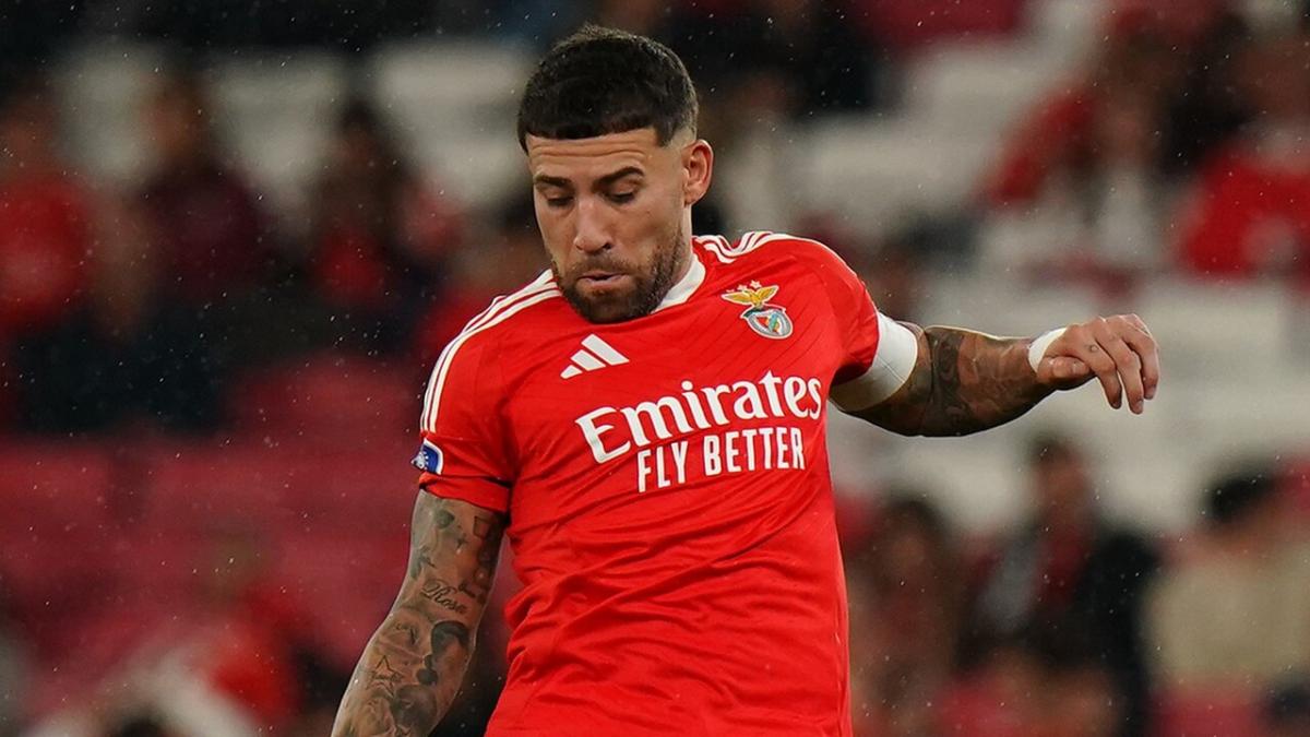 Nicolas Otamendi in action for Benfica